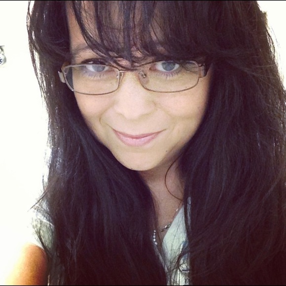 MEET Your Posher! - Picture 1 of 2